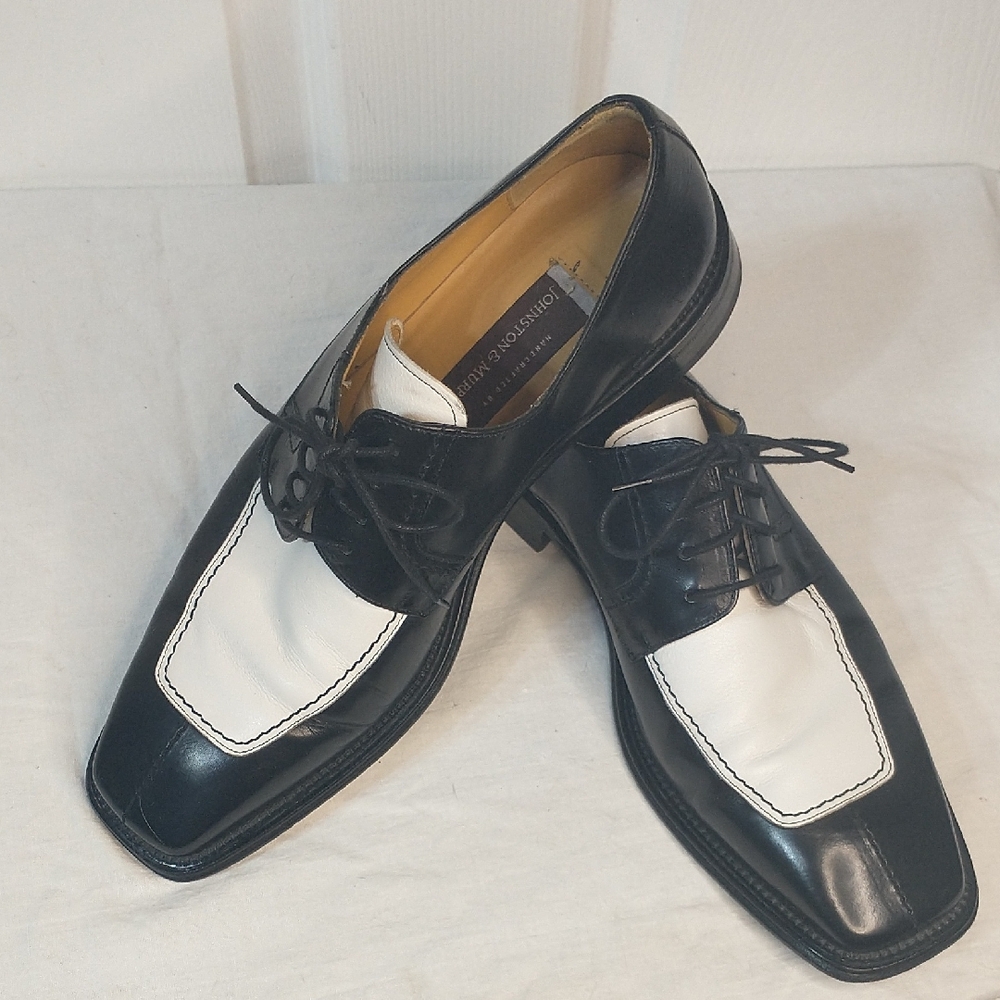 Johnston & Murphy Size 9 Black and White Leather Oxfords EUC. (H&J)